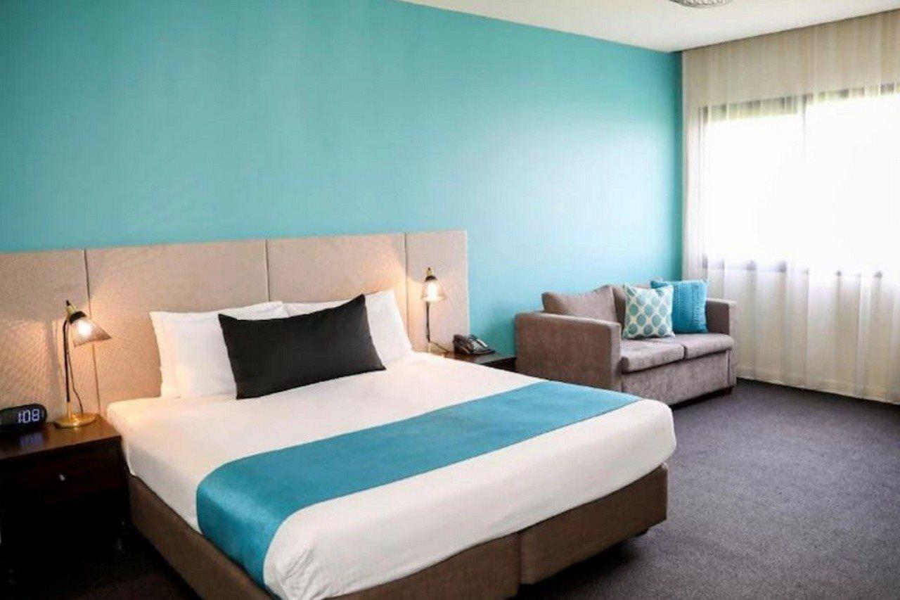 Mantra Melbourne Melton Hotel Bagian luar foto