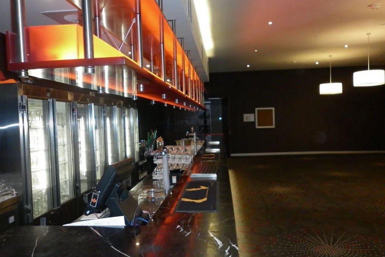 Mantra Melbourne Melton Hotel Bagian luar foto