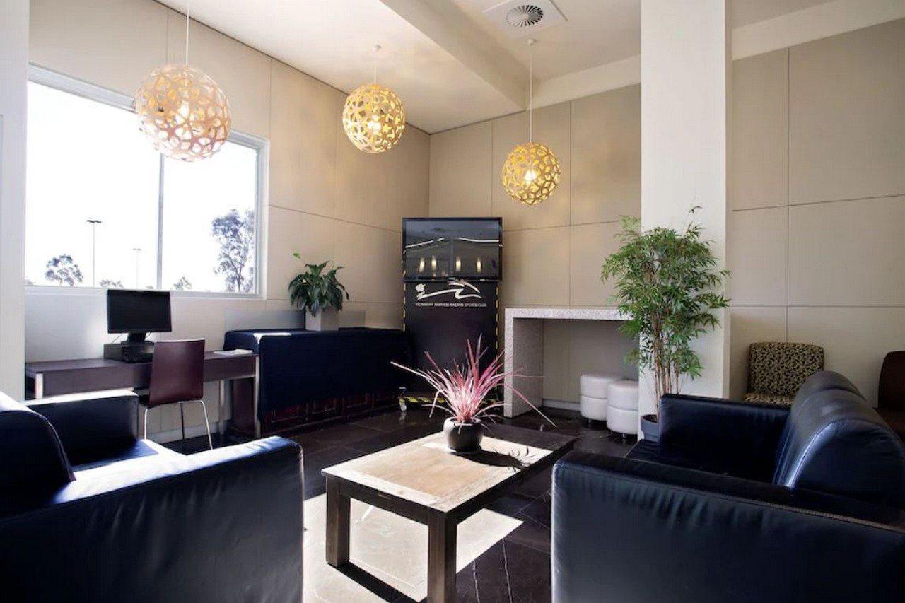 Mantra Melbourne Melton Hotel Bagian luar foto