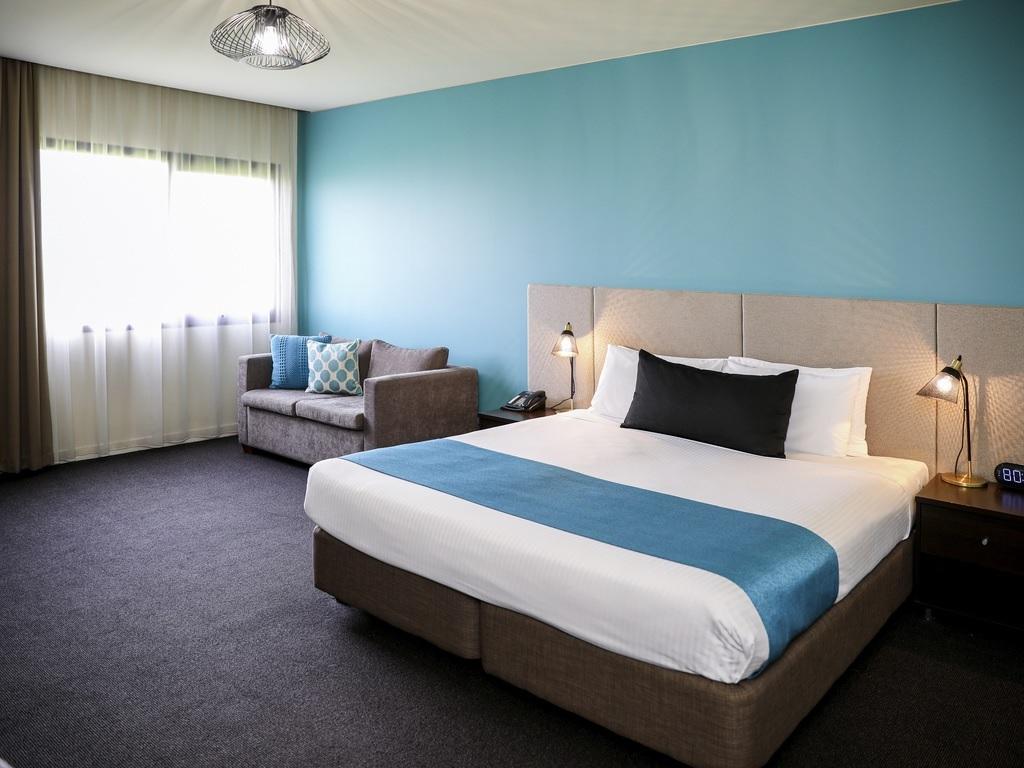 Mantra Melbourne Melton Hotel Bagian luar foto