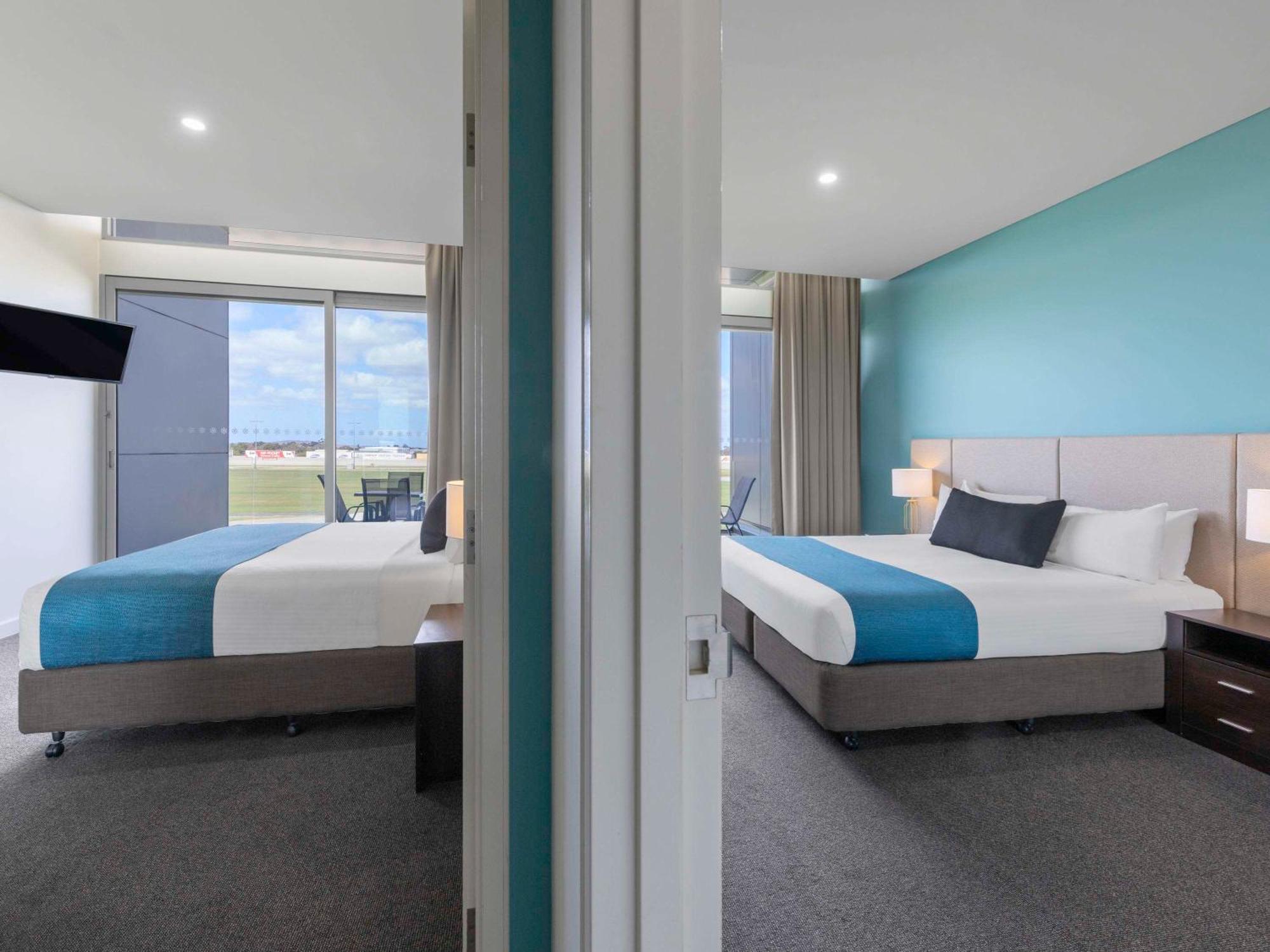 Mantra Melbourne Melton Hotel Bagian luar foto
